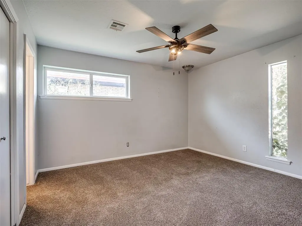 Photo 18 — 8900 S Hillcrest Drive, Oklahoma City, OK 73159