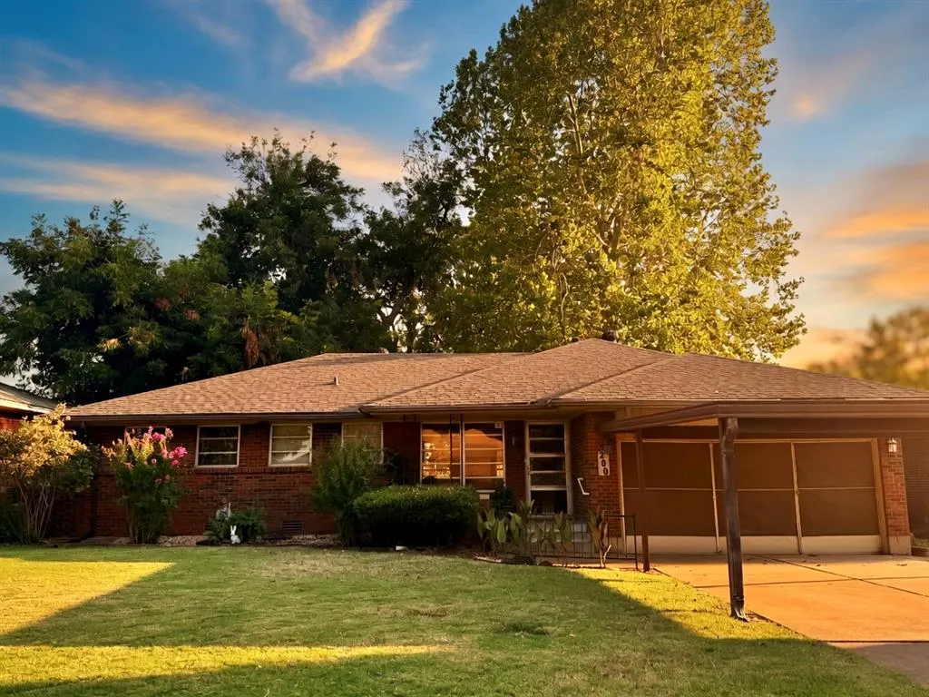 Photo 2 — 200 Leonard Lane, Oklahoma City, OK 73110
