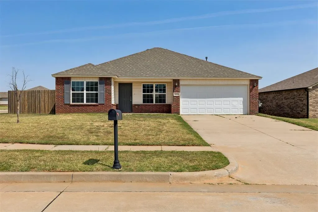 Photo 2 — 2033 W Autumn Way, Mustang, OK 73064