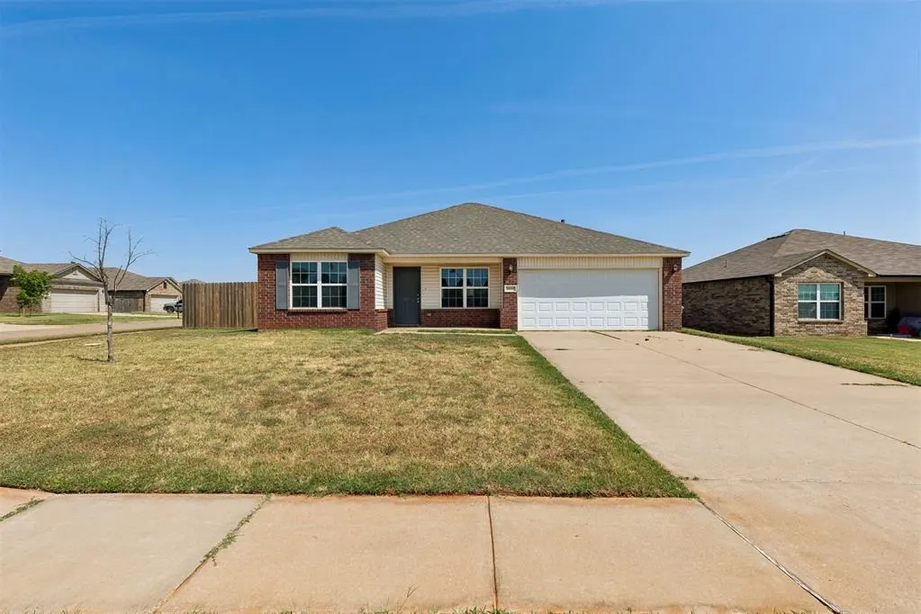 Photo 3 — 2033 W Autumn Way, Mustang, OK 73064
