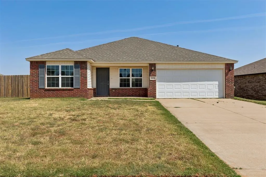 Photo 4 — 2033 W Autumn Way, Mustang, OK 73064