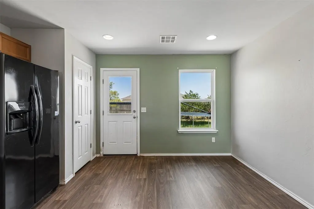 Photo 18 — 2033 W Autumn Way, Mustang, OK 73064