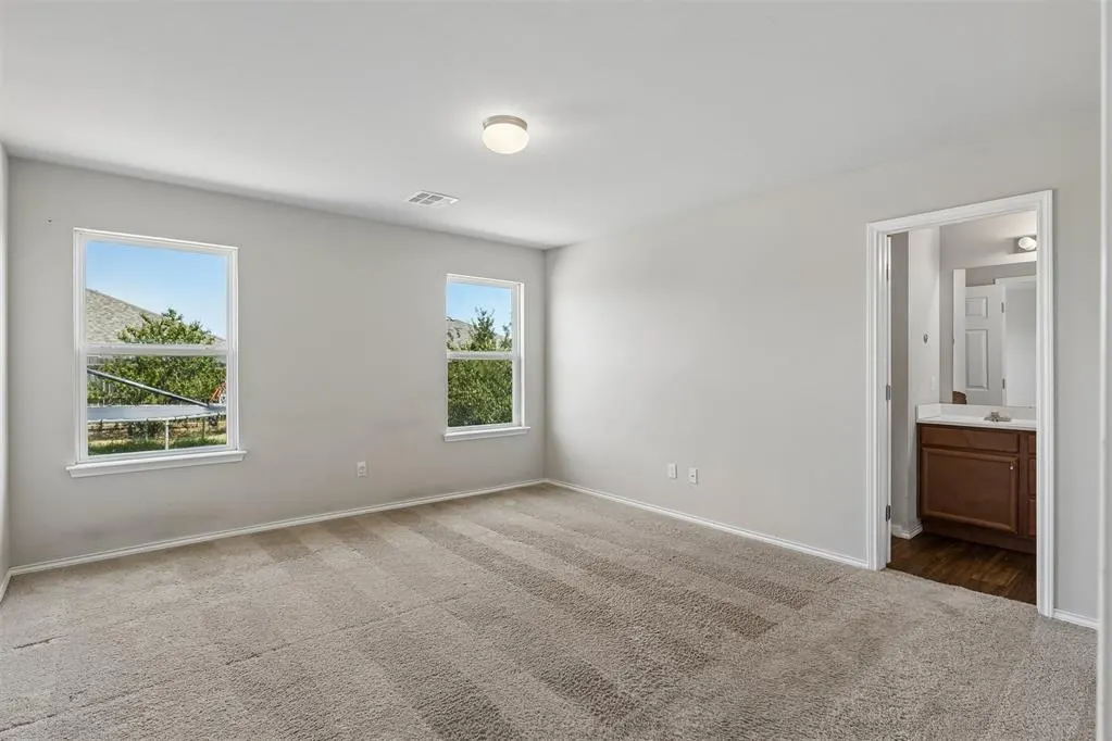 Photo 19 — 2033 W Autumn Way, Mustang, OK 73064