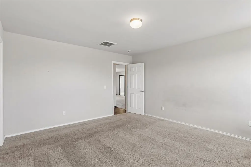 Photo 21 — 2033 W Autumn Way, Mustang, OK 73064