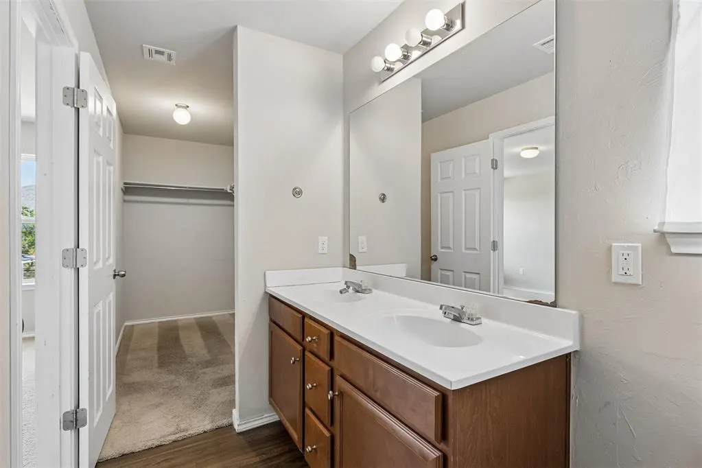 Photo 27 — 2033 W Autumn Way, Mustang, OK 73064