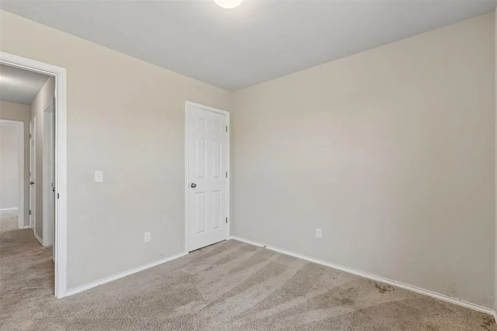 Photo 31 — 2033 W Autumn Way, Mustang, OK 73064