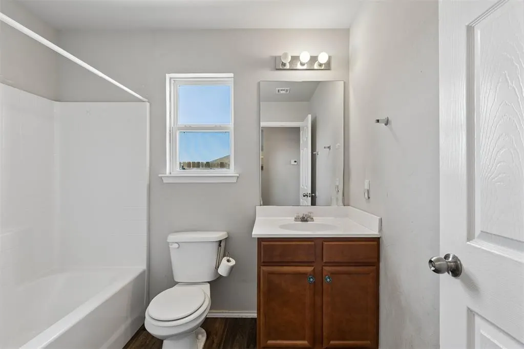 Photo 32 — 2033 W Autumn Way, Mustang, OK 73064