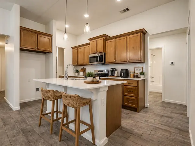 Photo 4 — 10525 NW 32nd Street, Yukon, OK 73099