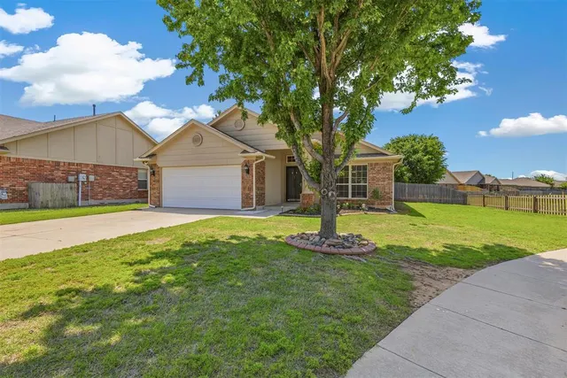 Photo 2 — 15809 Windstop Court, Oklahoma City, OK 73170