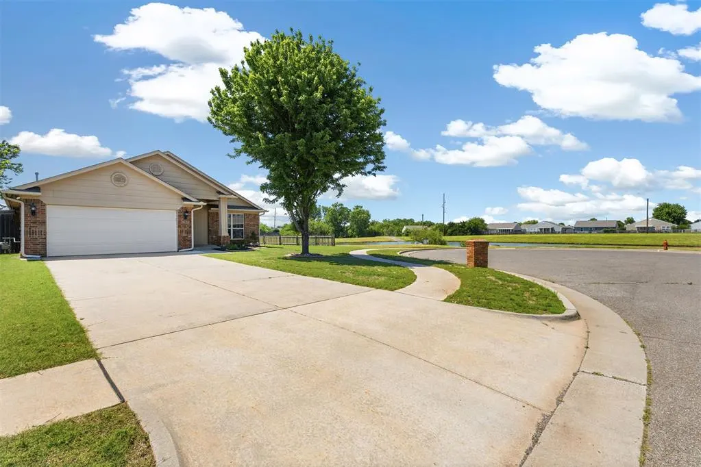 Photo 5 — 15809 Windstop Court, Oklahoma City, OK 73170
