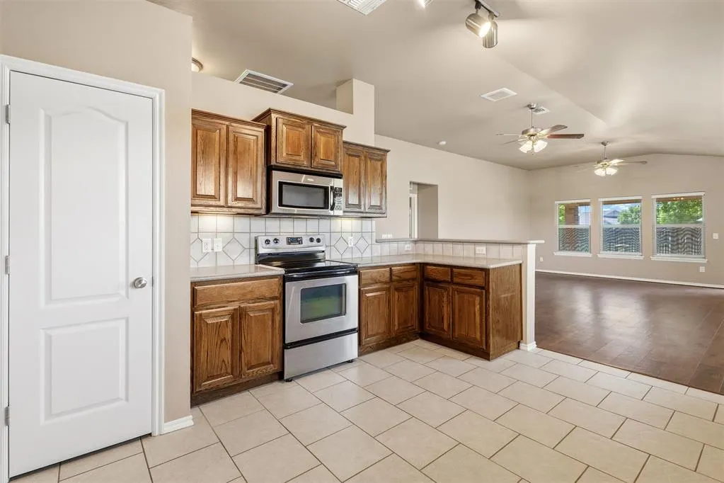 Photo 13 — 15809 Windstop Court, Oklahoma City, OK 73170