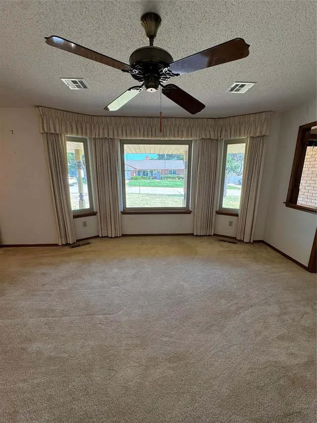 Photo 5 — 4812 NW 70th Street, Oklahoma City, OK 73132