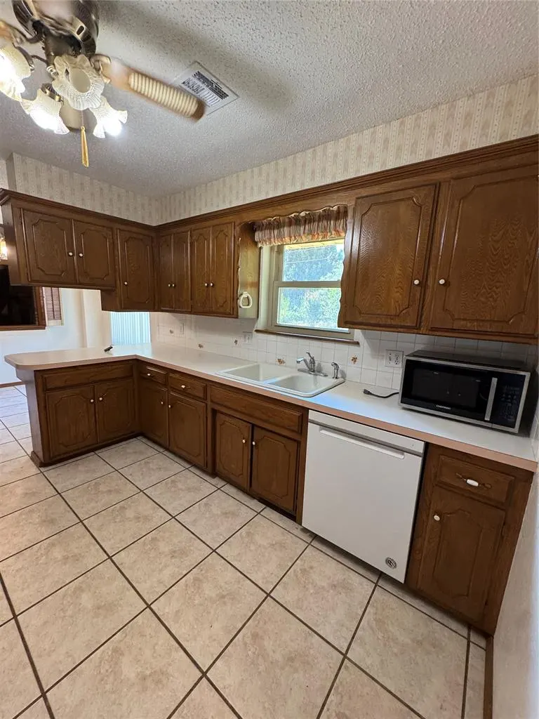 Photo 8 — 4812 NW 70th Street, Oklahoma City, OK 73132