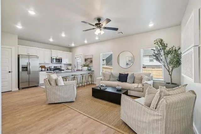 Photo 2 — 19505 Molly Place, Edmond, OK 73012