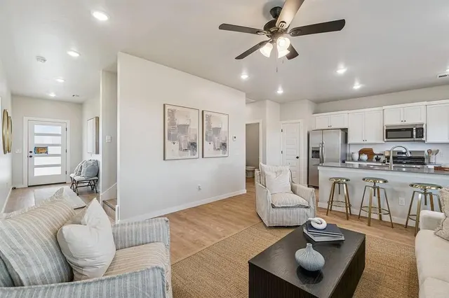 Photo 4 — 19505 Molly Place, Edmond, OK 73012