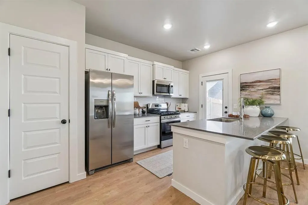 Photo 5 — 19505 Molly Place, Edmond, OK 73012