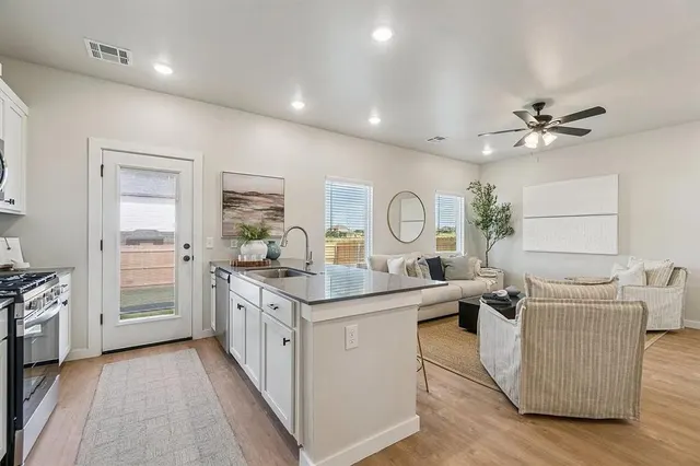 Photo 6 — 19505 Molly Place, Edmond, OK 73012