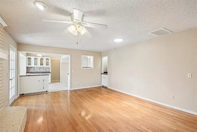 Photo 7 — 812 Dripping Springs Drive, Edmond, OK 73034