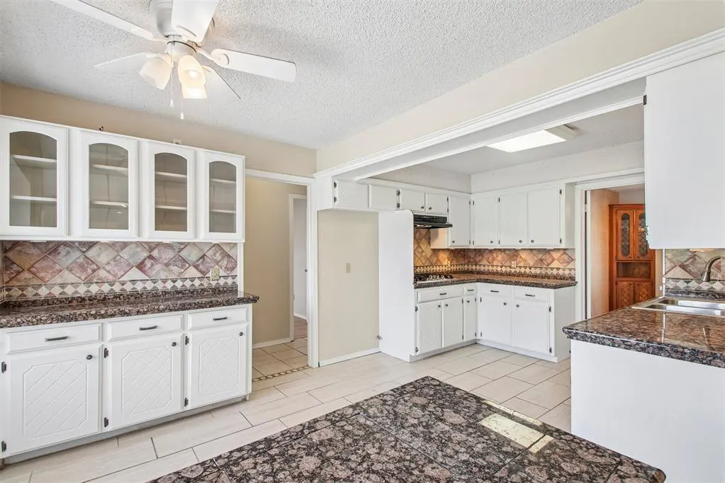 Photo 9 — 812 Dripping Springs Drive, Edmond, OK 73034