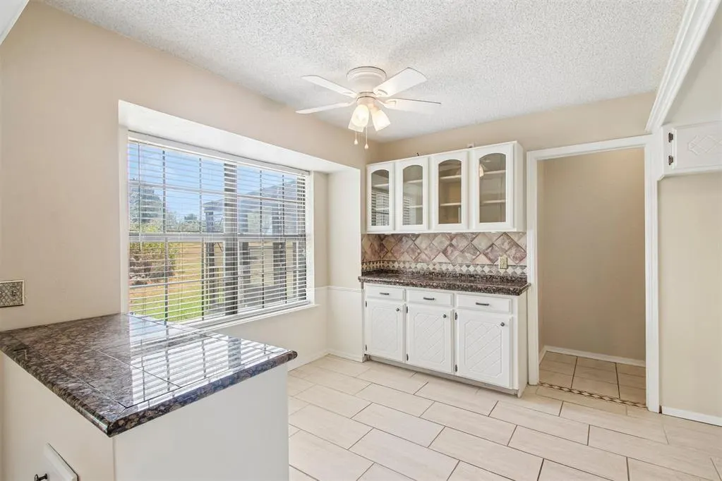 Photo 11 — 812 Dripping Springs Drive, Edmond, OK 73034