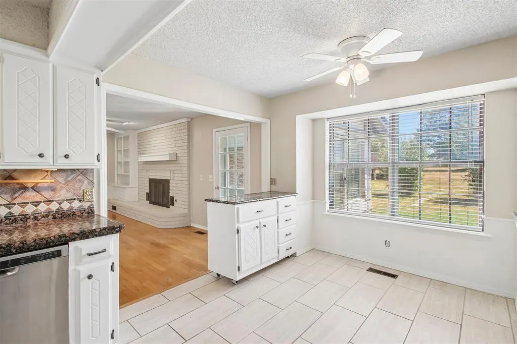 Photo 12 — 812 Dripping Springs Drive, Edmond, OK 73034