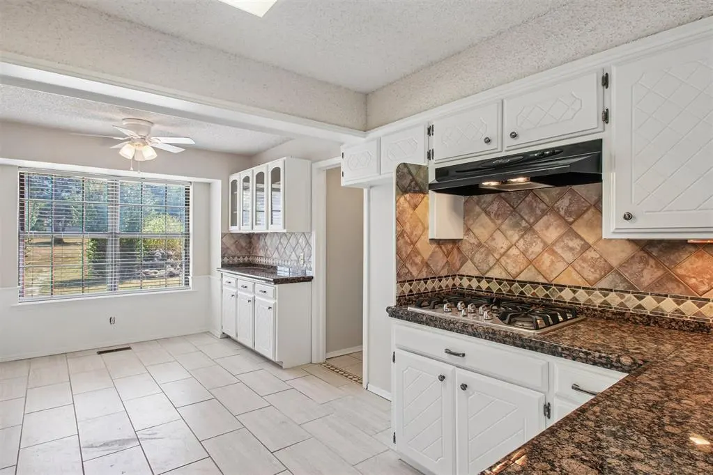 Photo 15 — 812 Dripping Springs Drive, Edmond, OK 73034