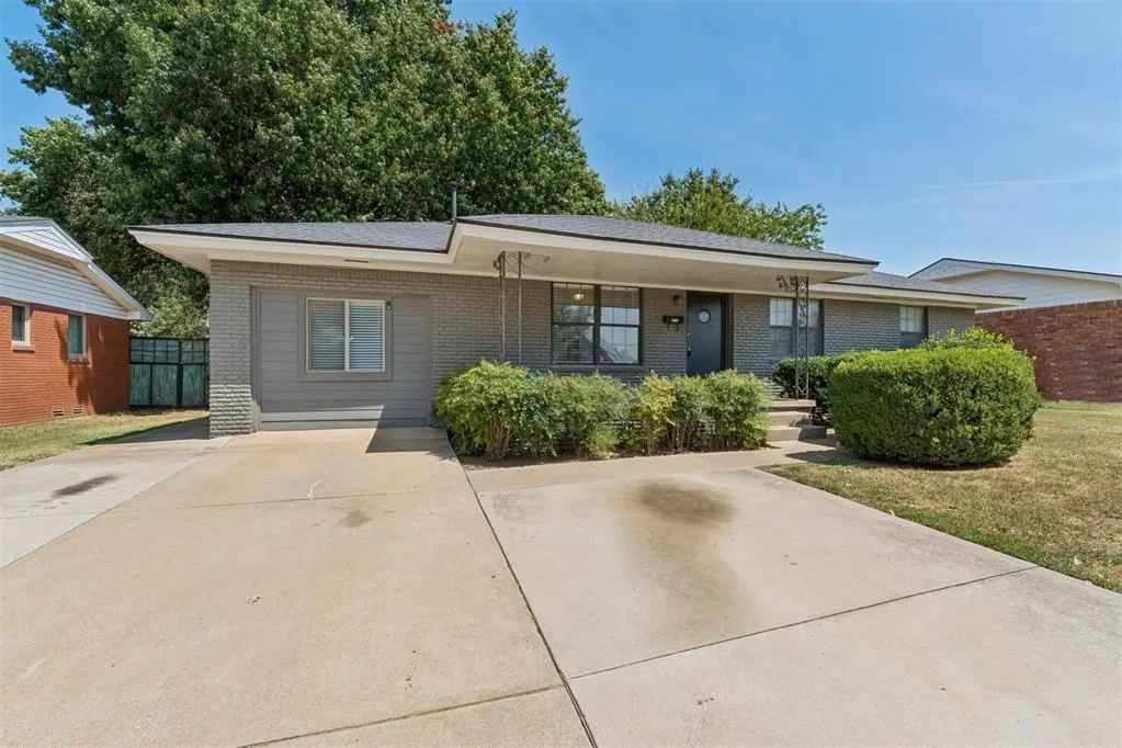 Front exterior — 1407 Lindale Avenue, Norman, OK 73069