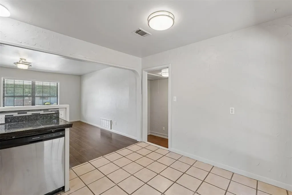 Photo 9 — 1407 Lindale Avenue, Norman, OK 73069