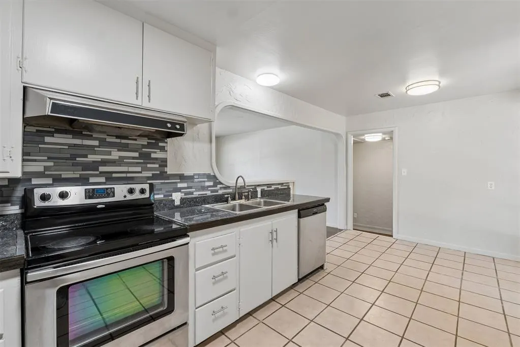 Photo 10 — 1407 Lindale Avenue, Norman, OK 73069