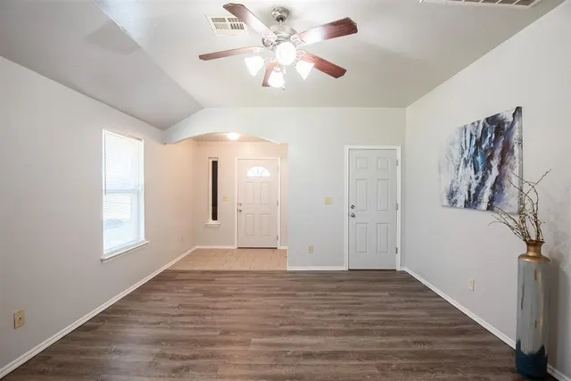 Photo 3 — 8109 Frye Lane, Oklahoma City, OK 73135