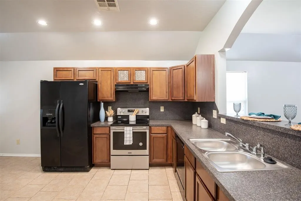 Photo 11 — 8109 Frye Lane, Oklahoma City, OK 73135