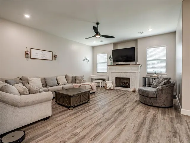 Photo 7 — 10709 Coeur Court, Yukon, OK 73099