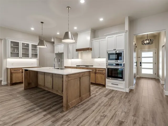 Photo 3 — 10709 Coeur Court, Yukon, OK 73099