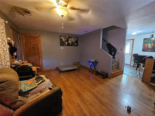 Photo 6 — 121 SW 16th Street, Oklahoma City, OK 73160
