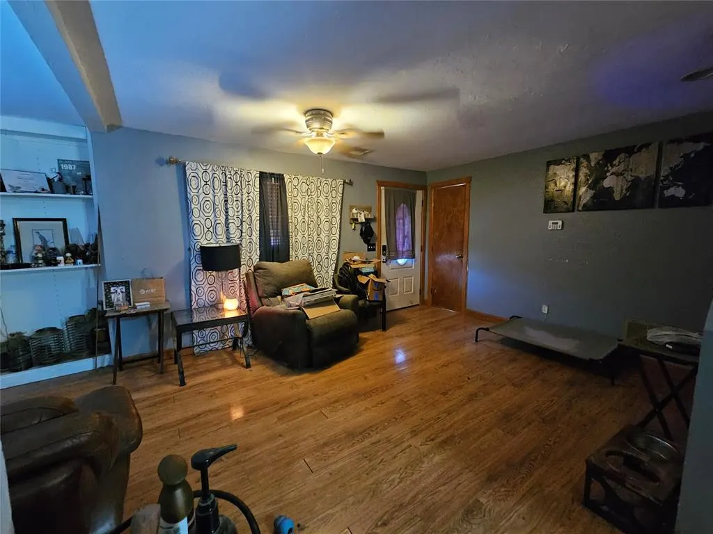 Photo 7 — 121 SW 16th Street, Oklahoma City, OK 73160