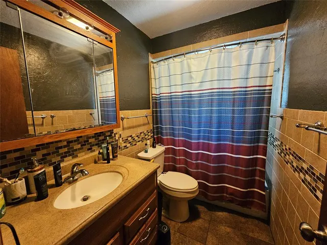 Photo 8 — 121 SW 16th Street, Oklahoma City, OK 73160