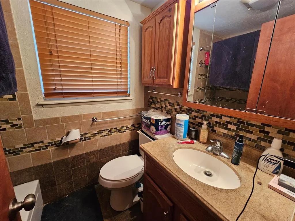 Photo 19 — 121 SW 16th Street, Oklahoma City, OK 73160