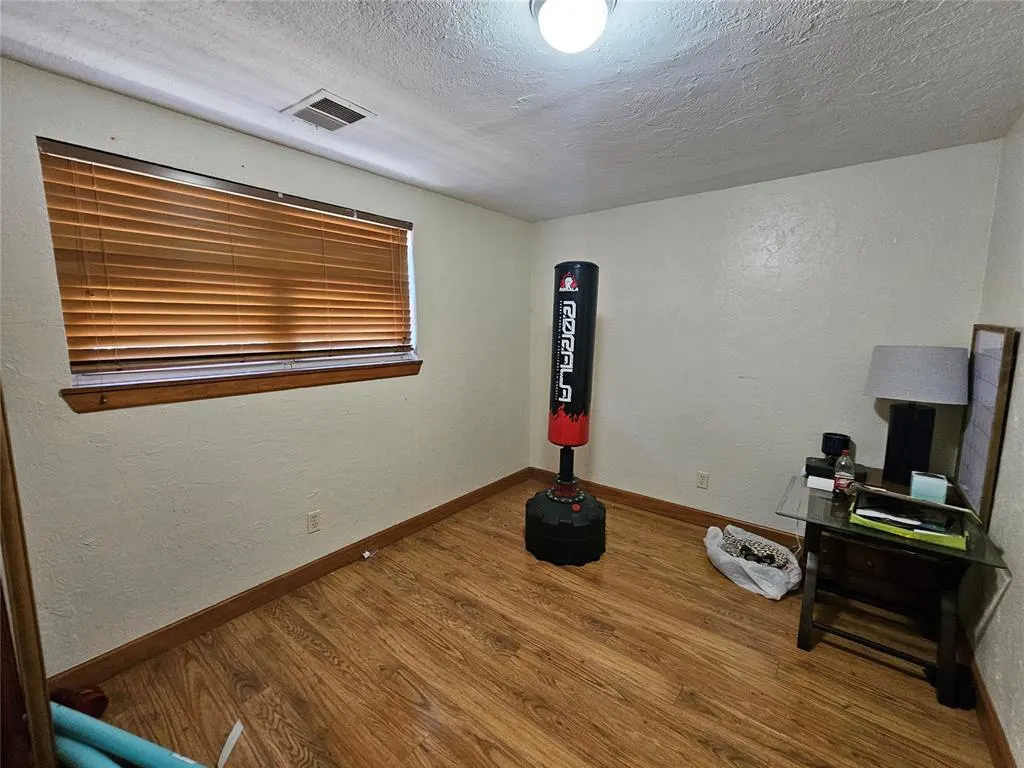 Photo 21 — 121 SW 16th Street, Oklahoma City, OK 73160