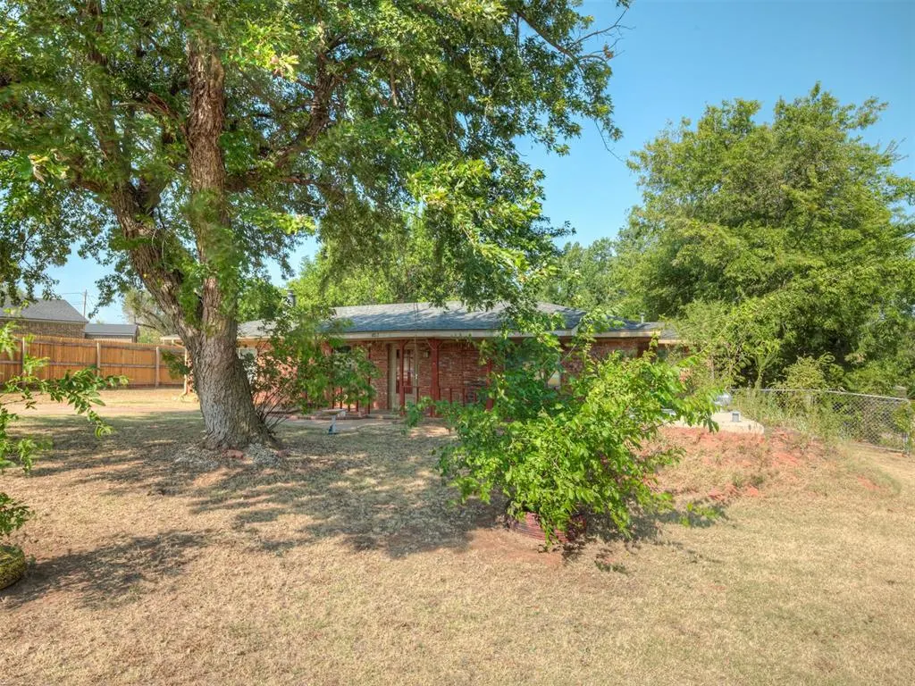 Photo 2 — 602 High Street, Ninnekah, OK 73067