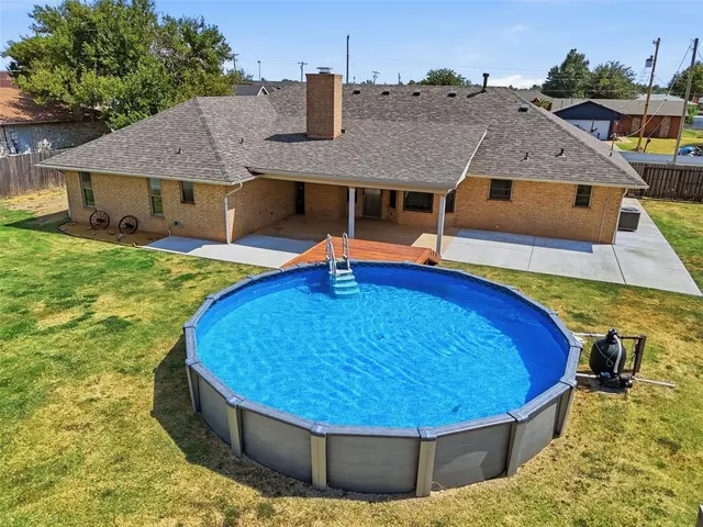 Photo 4 — 905 NW 33rd Street, Moore, OK 73160