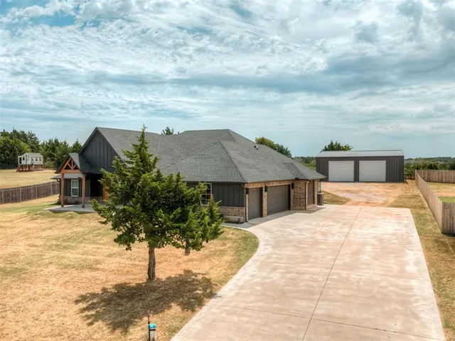 Photo 3 — 9770 Pastoral Drive, Guthrie, OK 73044