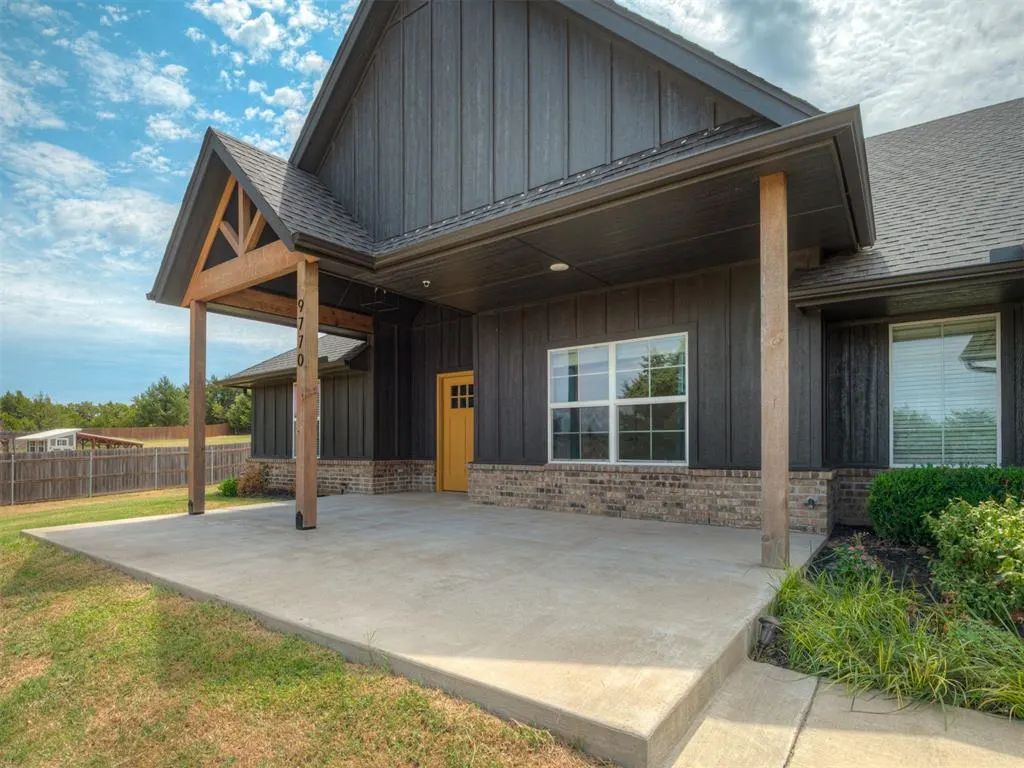 Photo 2 — 9770 Pastoral Drive, Guthrie, OK 73044