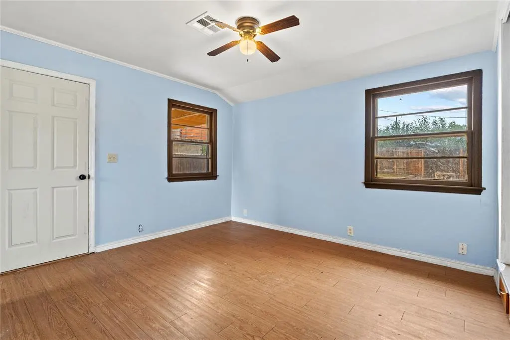 Photo 5 — 600 N Congress Street, Clinton, OK 73601