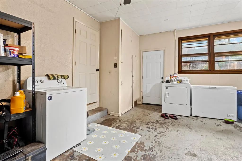 Photo 11 — 600 N Congress Street, Clinton, OK 73601