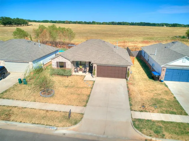 Photo 4 — 1325 Peridot Lane, Noble, OK 73068