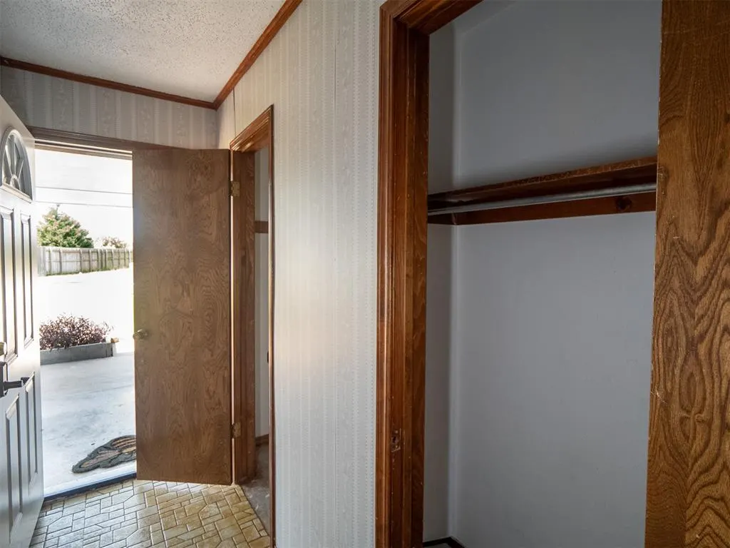 Photo 7 — 1216 Glenwood Drive, Moore, OK 73160