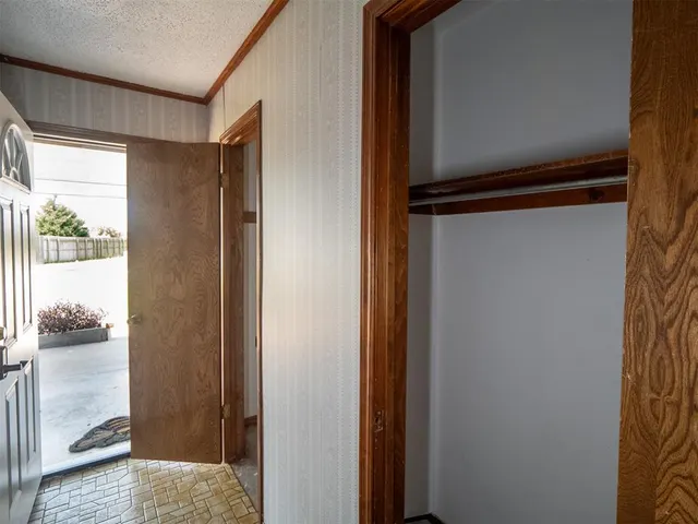 Photo 7 — 1216 Glenwood Drive, Moore, OK 73160
