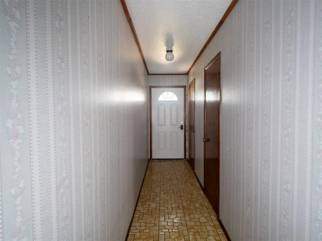 Photo 8 — 1216 Glenwood Drive, Moore, OK 73160