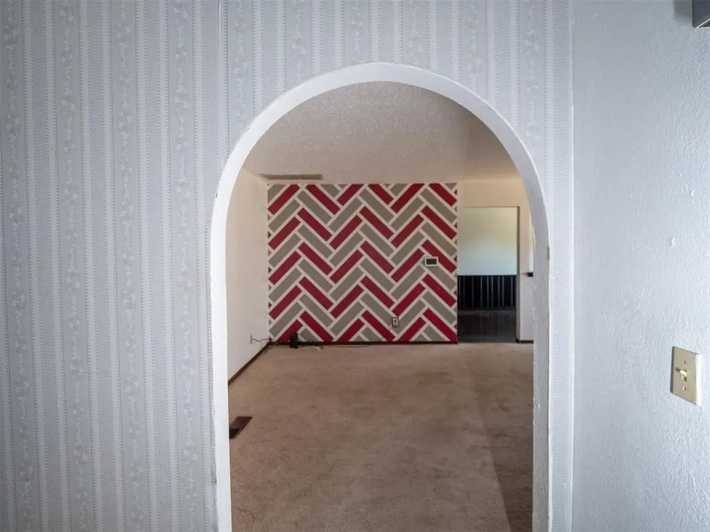 Photo 9 — 1216 Glenwood Drive, Moore, OK 73160