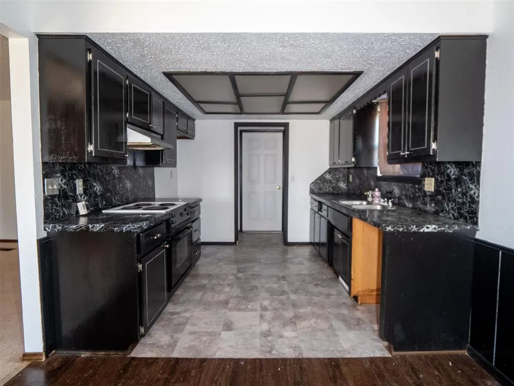 Photo 18 — 1216 Glenwood Drive, Moore, OK 73160